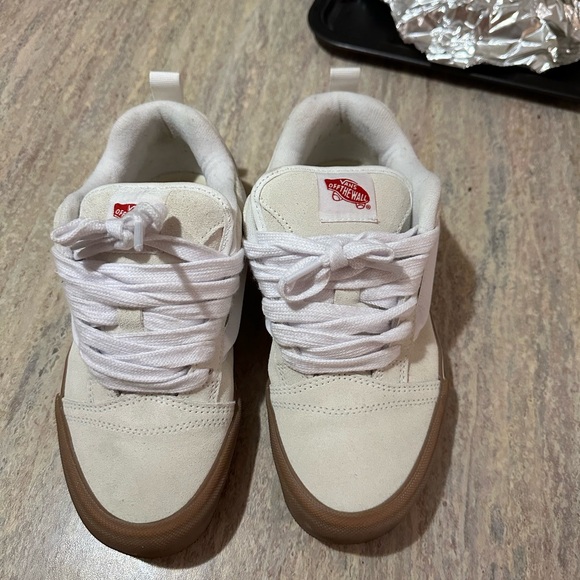 Women's Knu Skool Vans- size 8.5 - Picture 3 of 4